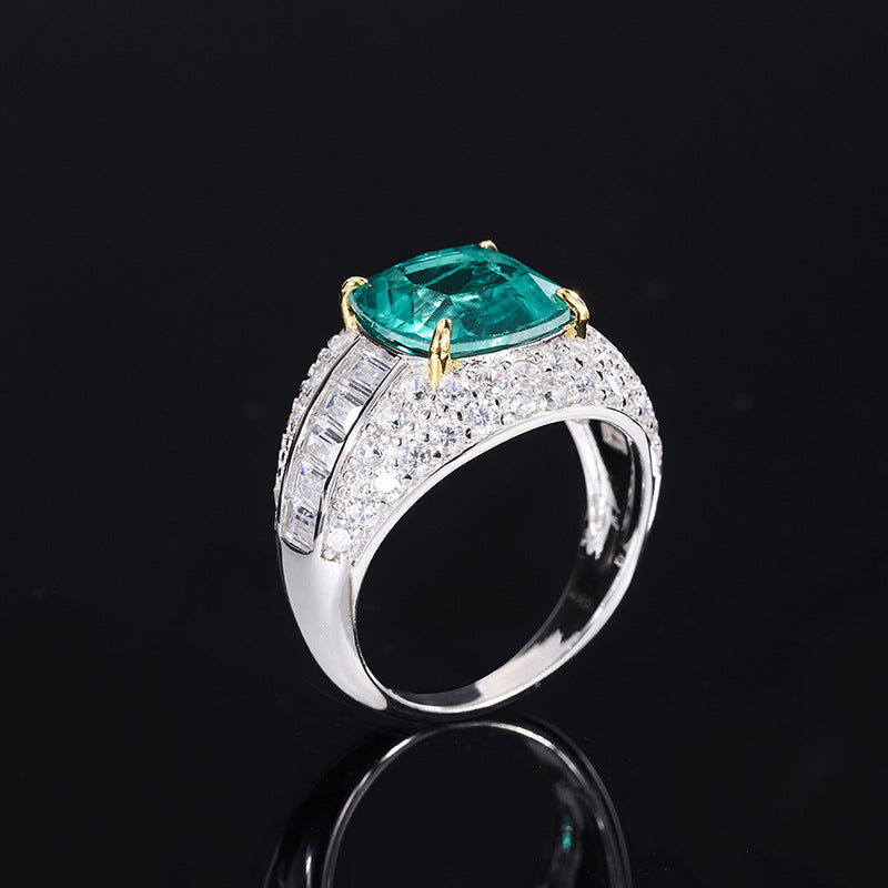Smaragd ædelstensring, 925 sølv med cubic zirconia accenter