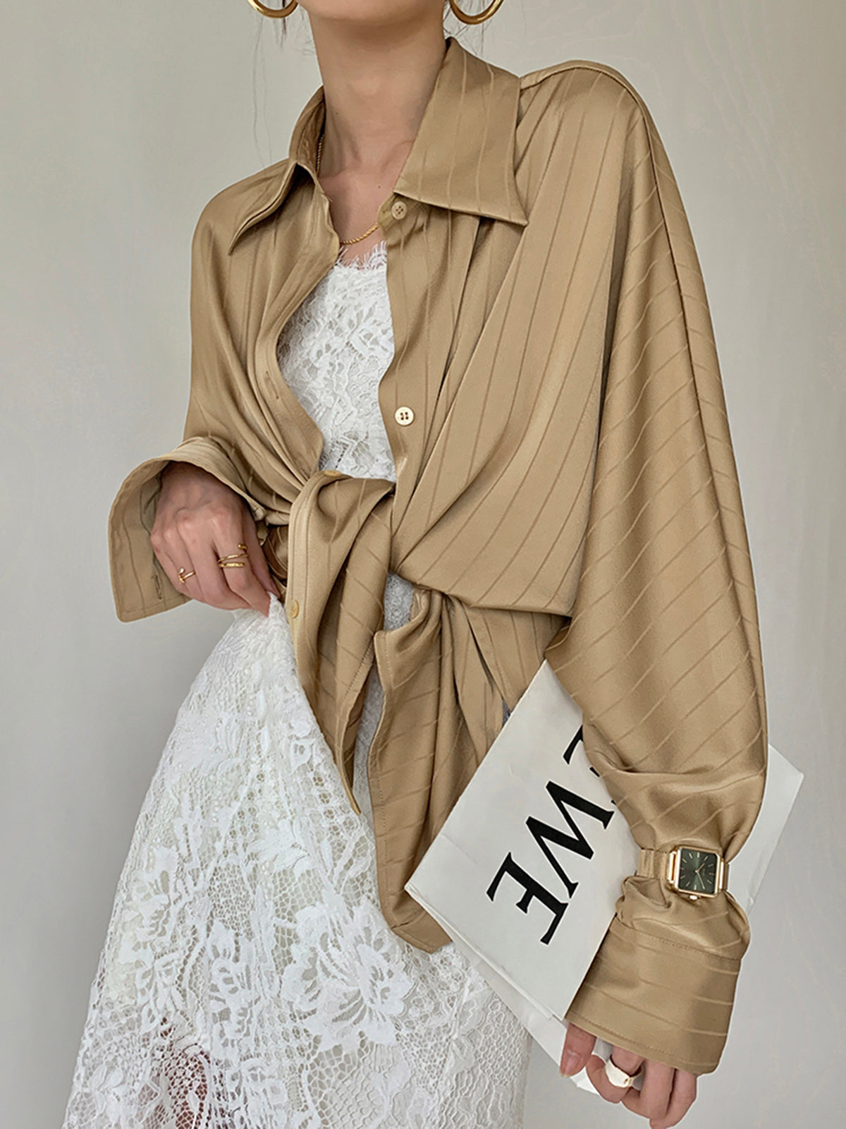 Camisa oversize Charlotte con botones y cuello