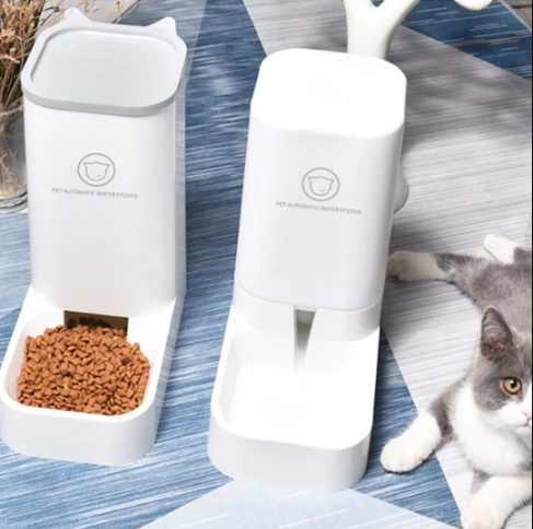 Automatic Pet Food & Water Dispenser – Dual Gravity Feeder Set for Cats & Dogs with 1-Gallon Capacity