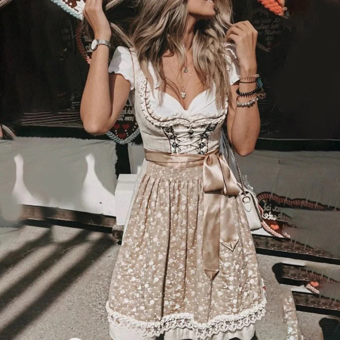 Conjunto floral tradicional para mujer