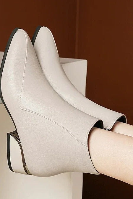 Women's boots for ease and elegance