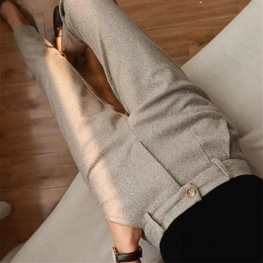 Elegant and Fitted Women's Pants