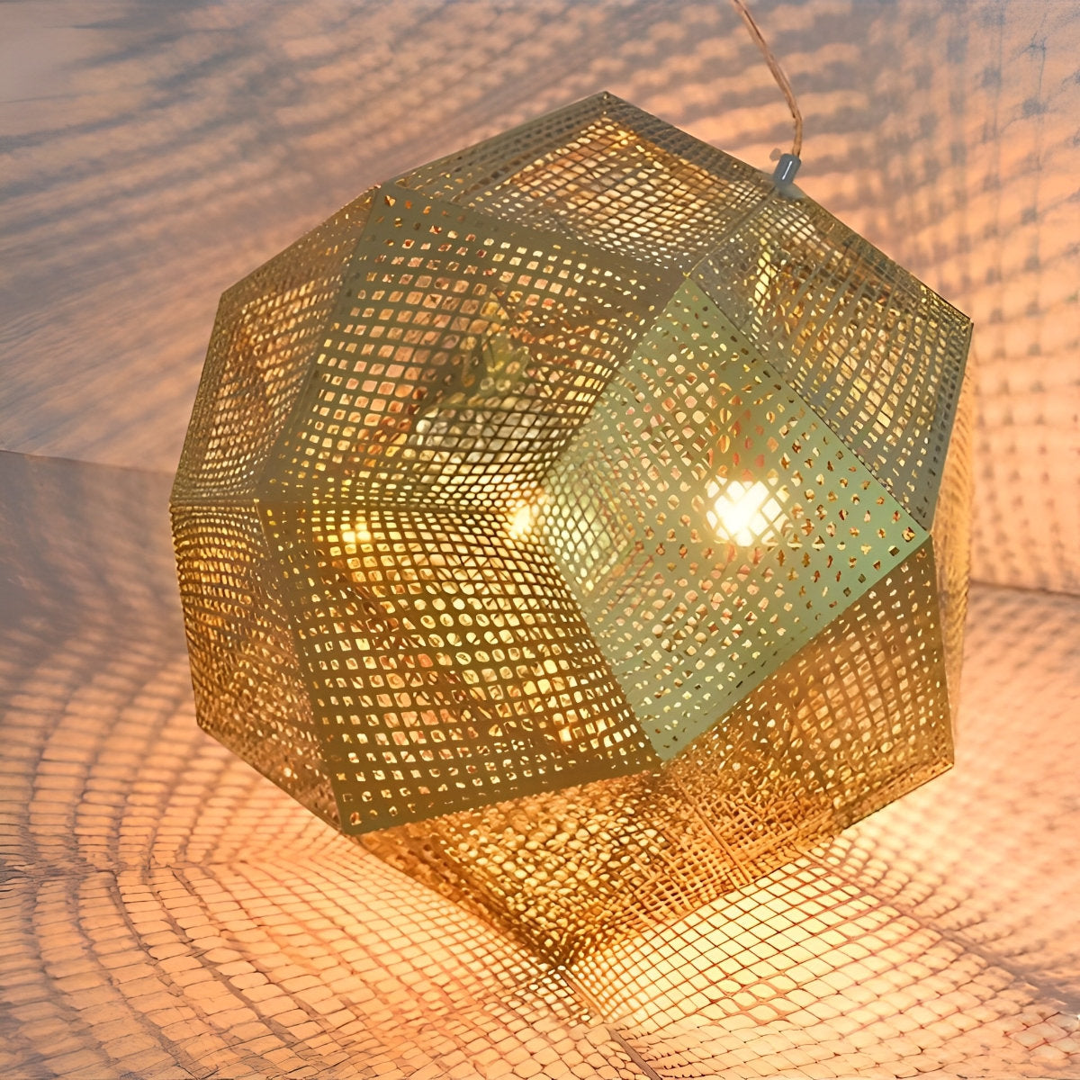 Geometric Round Electroplated Metal Postmodern Pendant Light Chandelier Ceiling Light