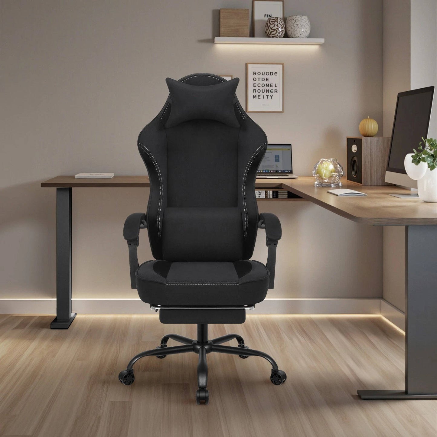Ergonomisk gamingstol med fotstöd