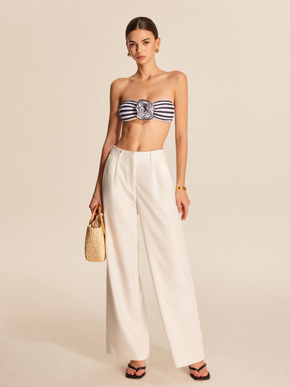 Bikini bandeau w paski z kwiatowymi detalami