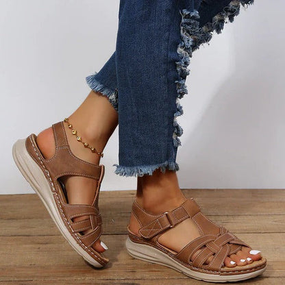 Justerbare sandaler for kvinner